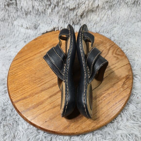 Born Womens Size 7 EU 38 Black Leather Cross Pattern Toe Strap Luxury Sandals - Picture 3 of 8